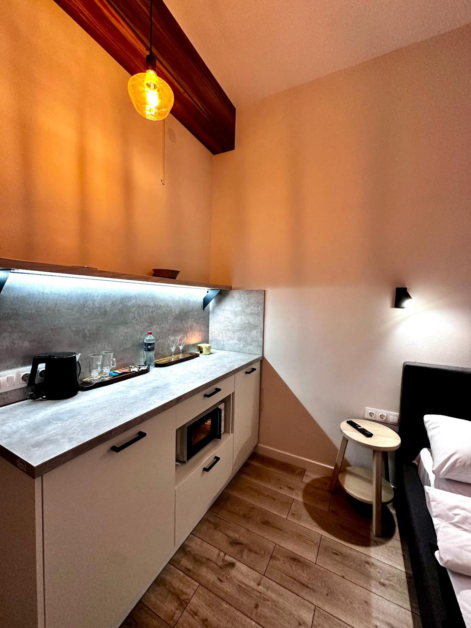 Hotel Gallery 21 Lviv Bagian luar foto