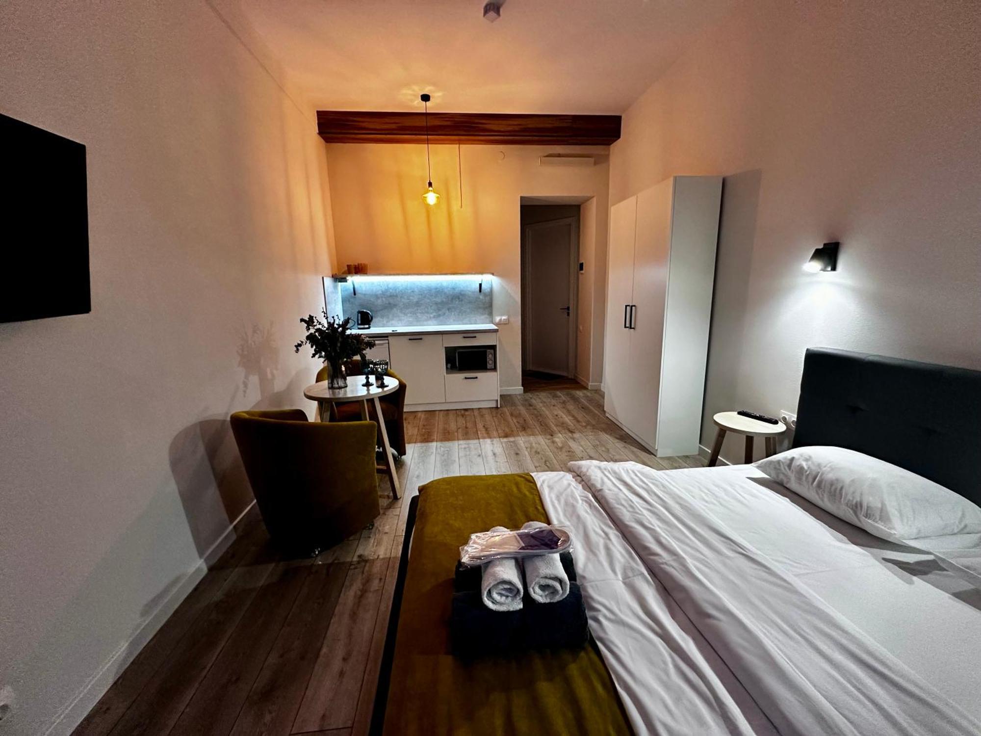 Hotel Gallery 21 Lviv Bagian luar foto