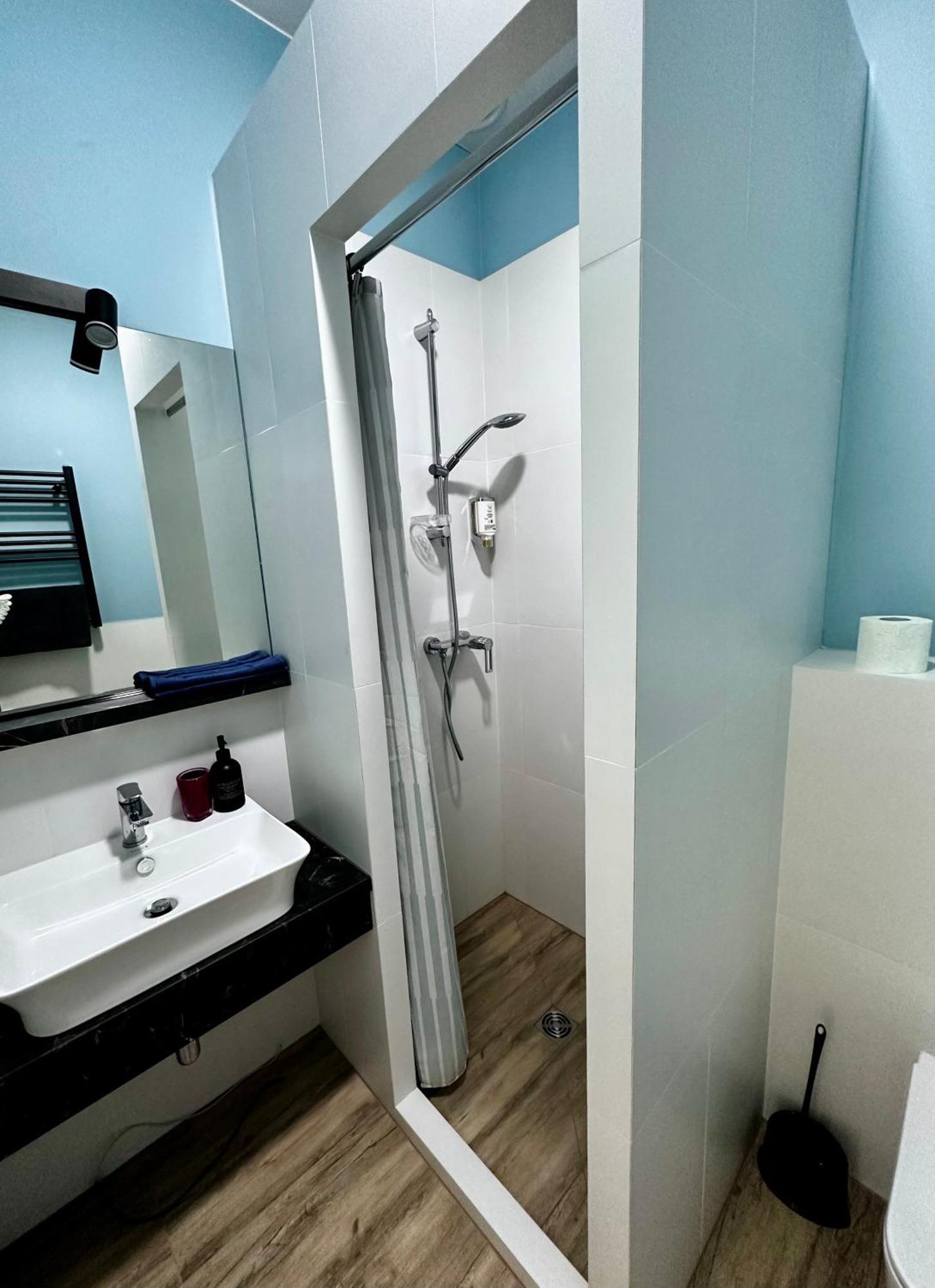Hotel Gallery 21 Lviv Bagian luar foto
