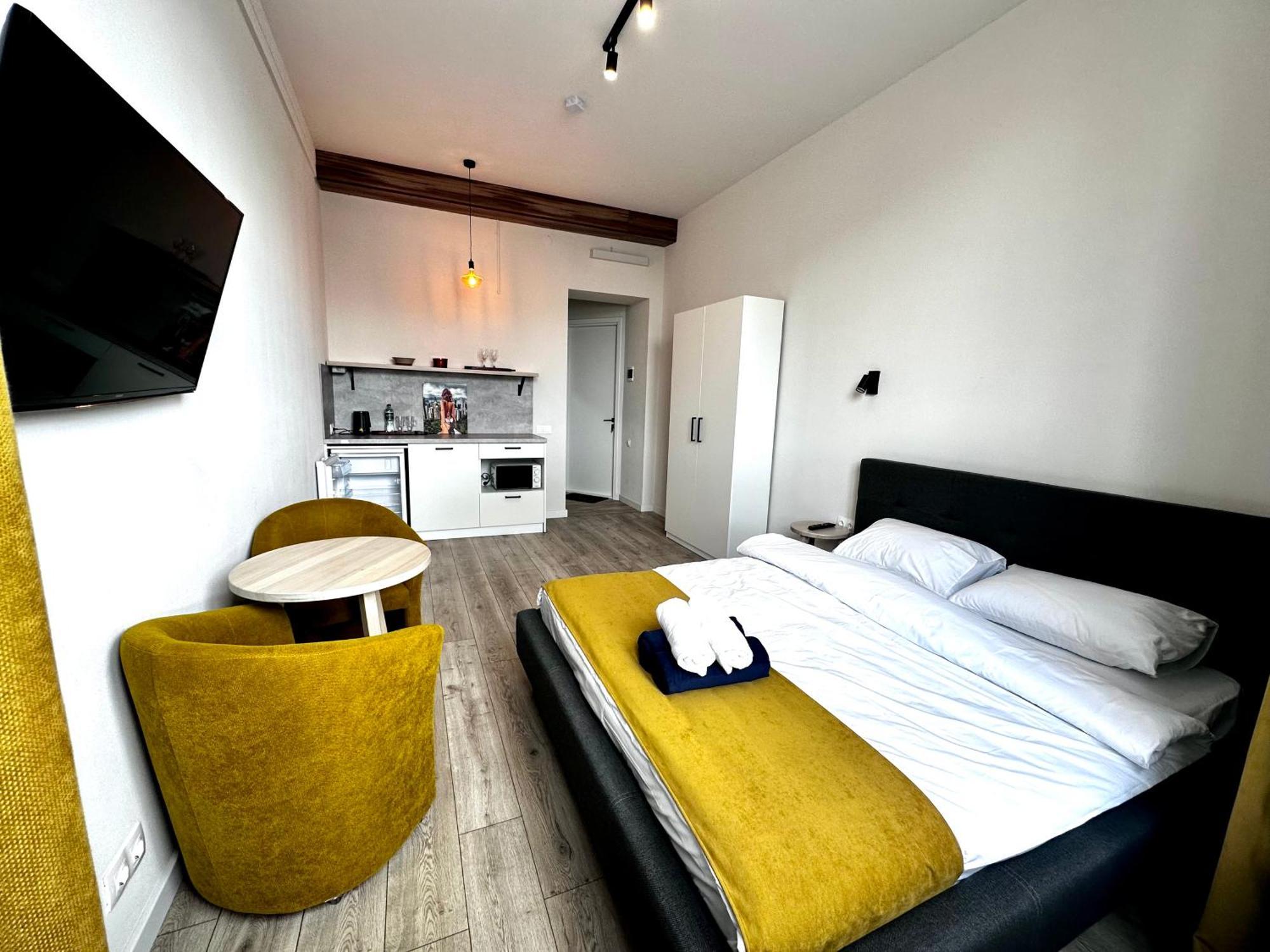 Hotel Gallery 21 Lviv Bagian luar foto