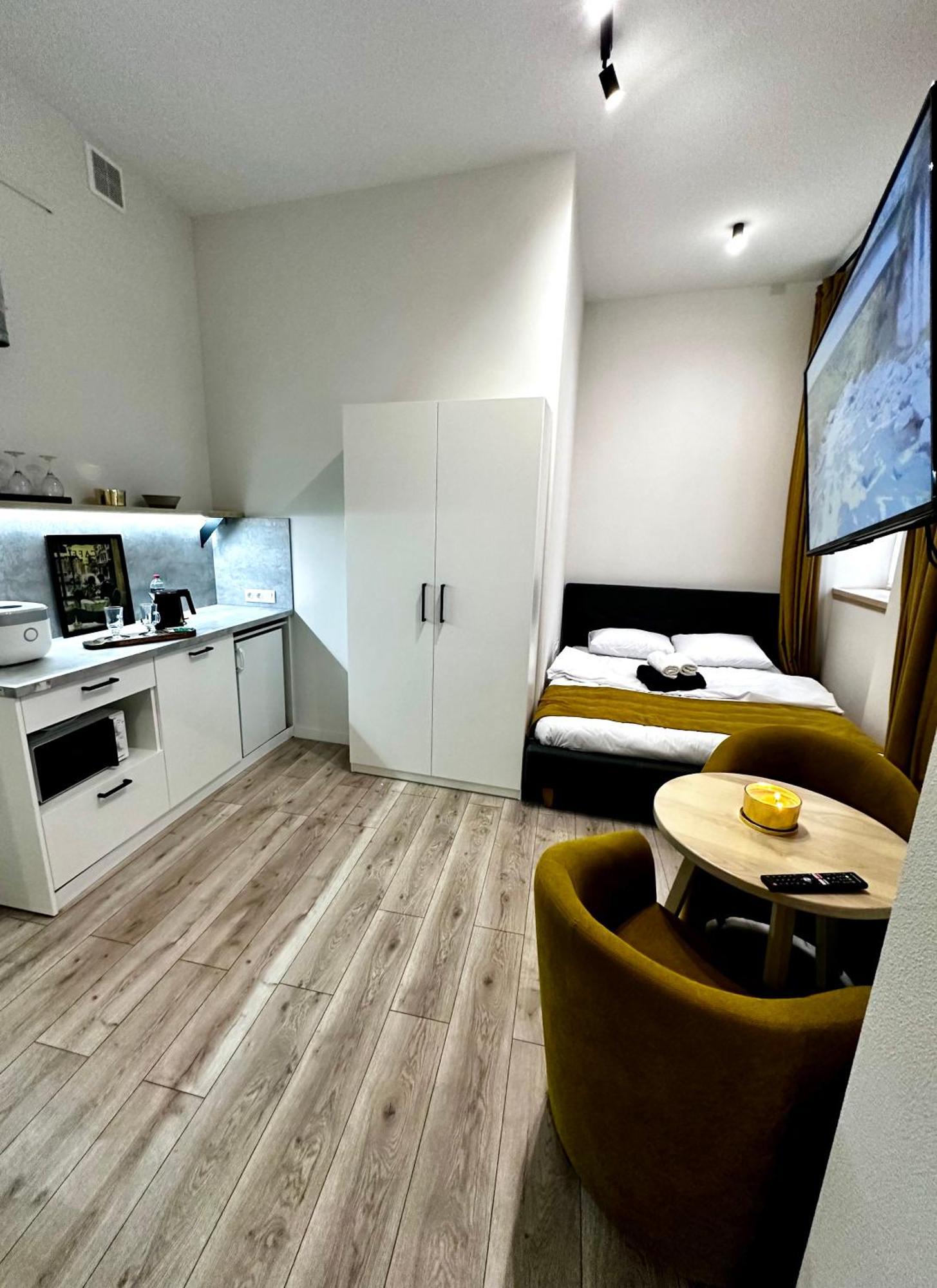 Hotel Gallery 21 Lviv Bagian luar foto