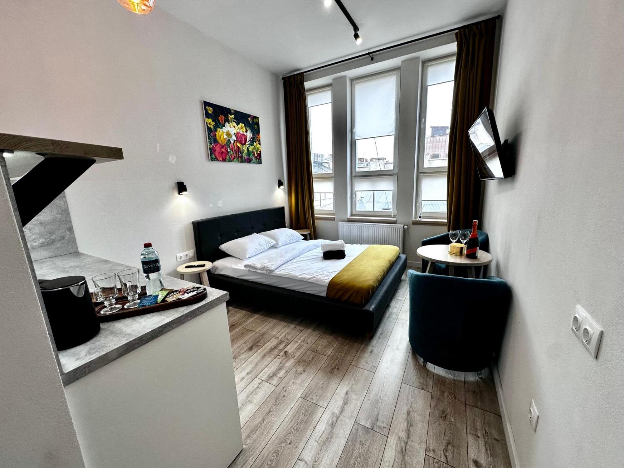 Hotel Gallery 21 Lviv Bagian luar foto