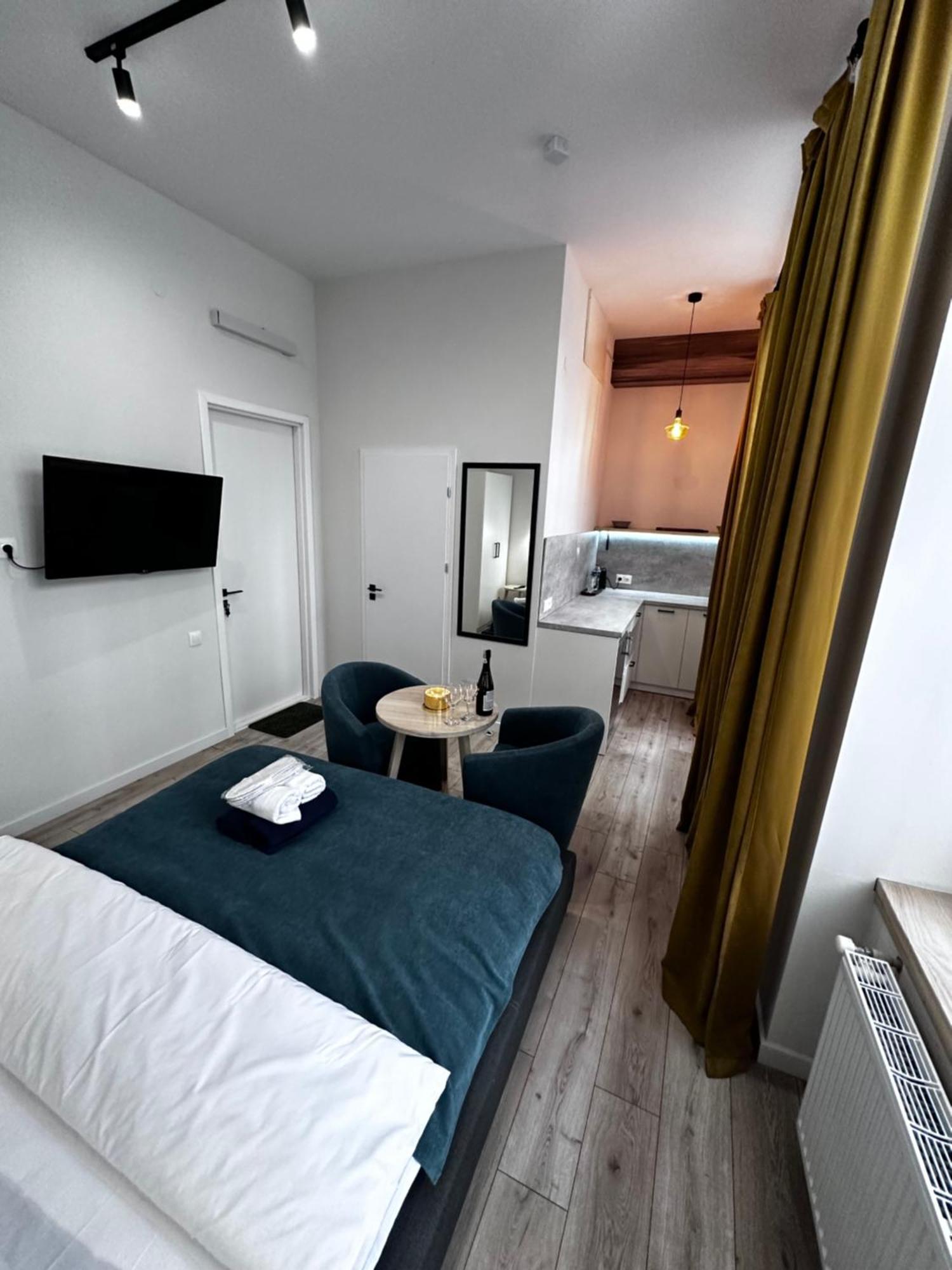 Hotel Gallery 21 Lviv Bagian luar foto