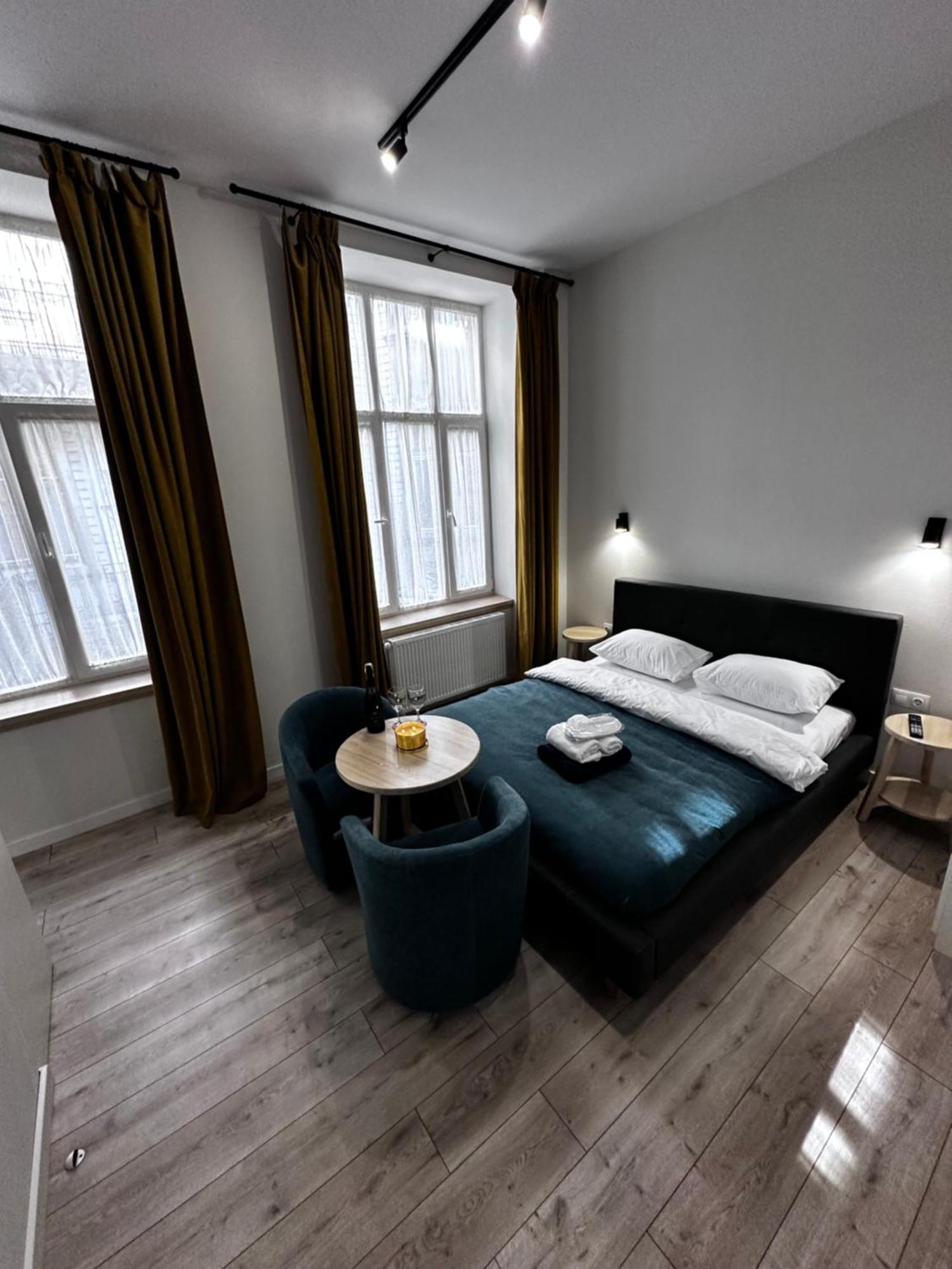 Hotel Gallery 21 Lviv Bagian luar foto