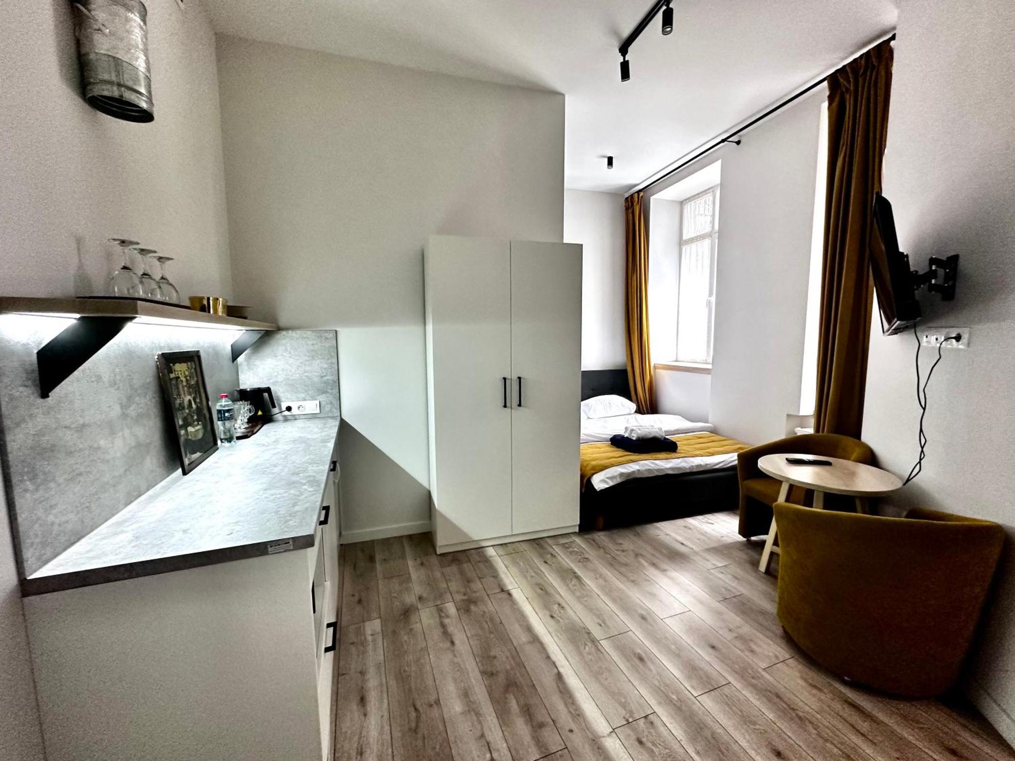 Hotel Gallery 21 Lviv Bagian luar foto