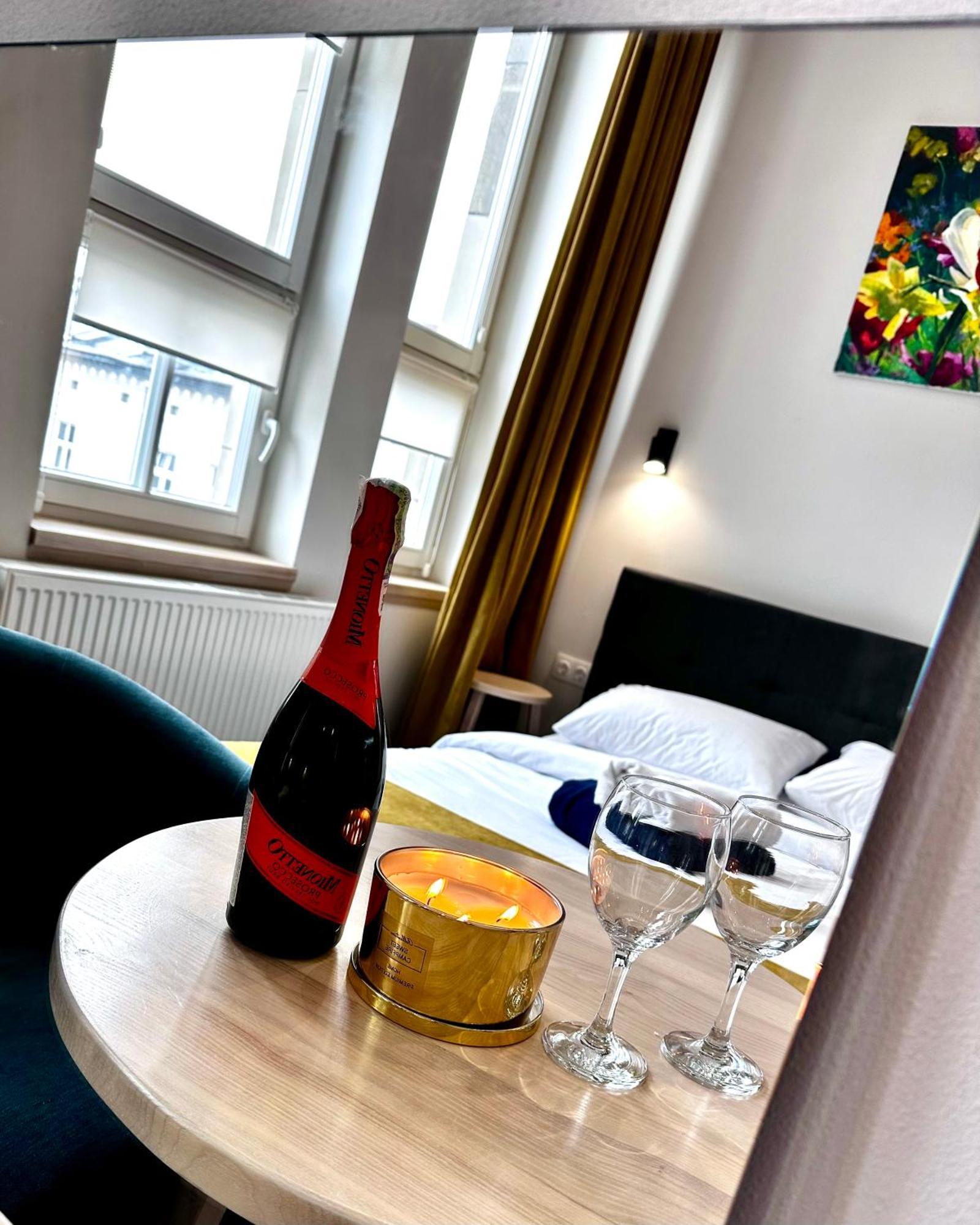 Hotel Gallery 21 Lviv Bagian luar foto